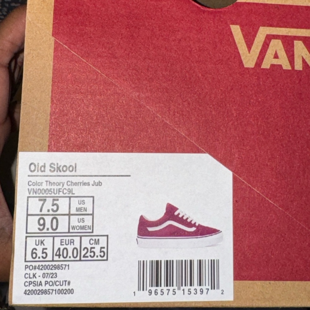 BRAND NEW VANS